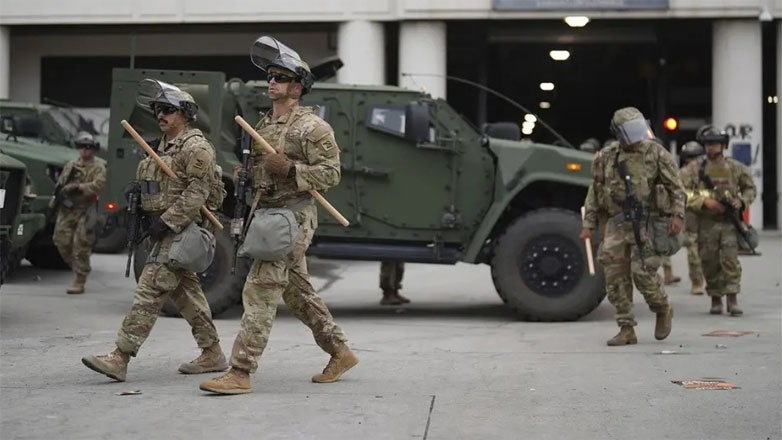 Λος Άντζελες: Έφτασαν οι 700 πεζοναύτες