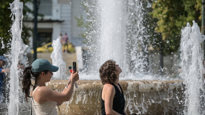Καιρός: Το μελτέμι ρίχνει την θερμοκρασία