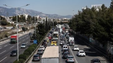 Σύγκρουση τριών φορτηγών στη Νέα Εθνική Οδό Αθηνών – Λαμίας, στο ύψος της Λυκόβρυσης