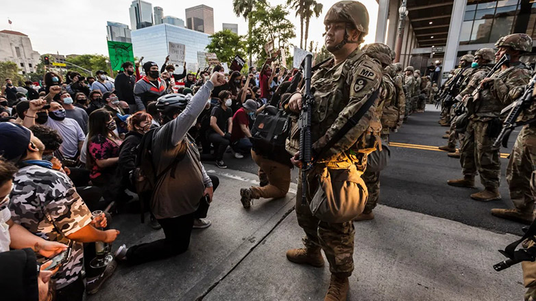 Λος Άντζελες: Απειλές για νέα μήνυση κατά Τραμπ μετά την ανάπτυξη πεζοναυτών