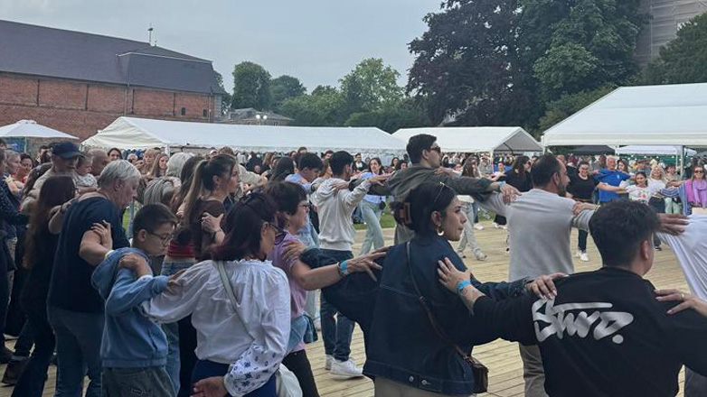 Βέλγιο: Μεγάλη επιτυχία σημείωσε το Greek Day στο Πάρκο Enghien Βέλγιο: Μεγάλη επιτυχία σημείωσε το Greek Day στο Πάρκο Enghien