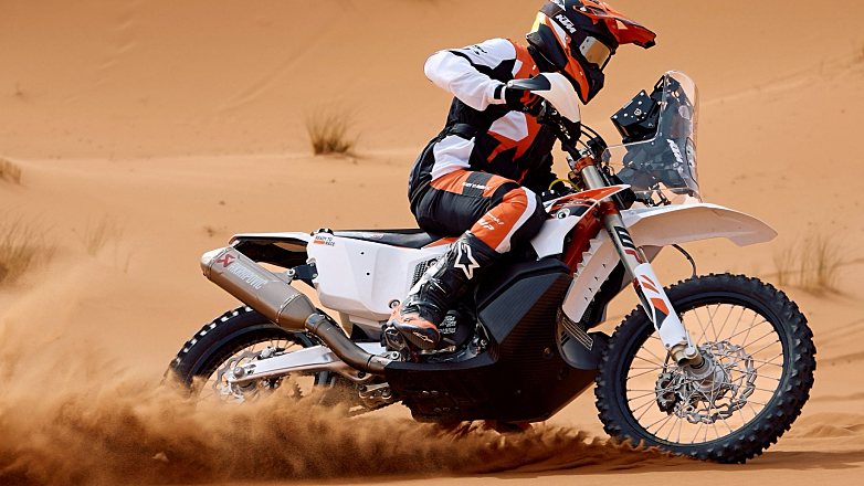 Η επόμενη εξέλιξη: KTM 450 RALLY REPLICA, βασισμένη στις επιτυχίες του Dakar