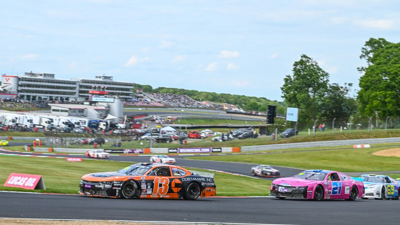 Εκπληκτικό φινάλε στο Brands Hatch: Στο βάθρο ο Θωμάς Κρασώνης