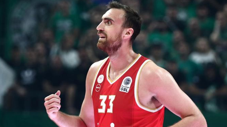 Ρελάνς Αγγελόπουλων: Έδωσαν 7,5 εκατ για 3 χρόνια και έμεινε στον Ολυμπιακό ο Μιλουτίνοφ