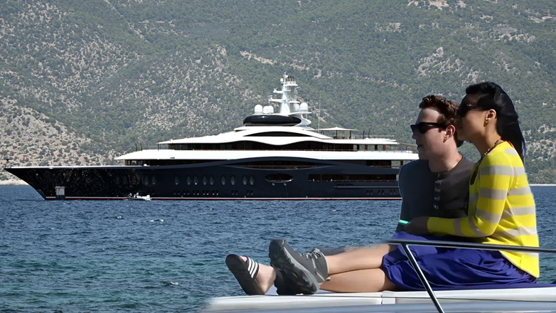 Το Mega Yacht του «Mr Facebook» κινητοποίησε Λιμενικό και Αστυνομία