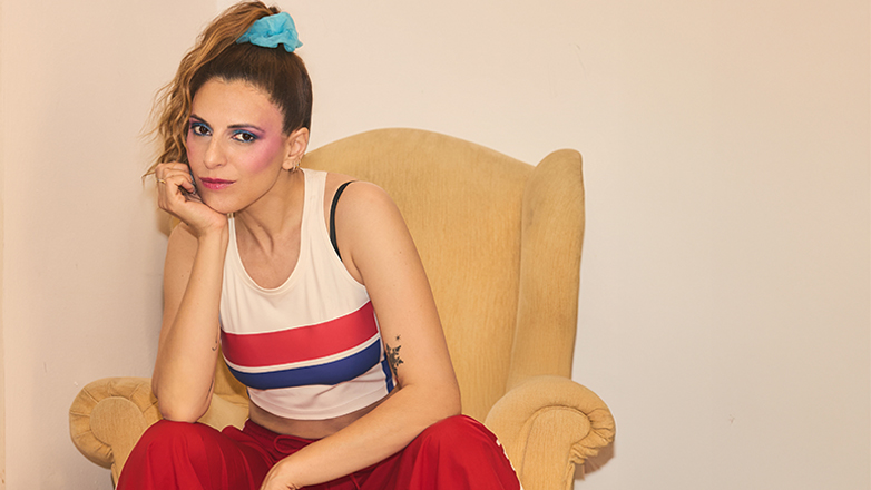 Angelika Dusk: Ένα live με άρωμα καλοκαιριού και 80s στη Γαλιάντρα