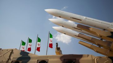 Κατάρ και Ομάν ενημερώθηκαν πως το Ιράν δεν διαπραγματεύεται «όσο δέχεται επίθεση» από το Ισραήλ