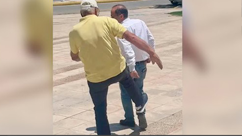 Ραφήνα: Κλoτσιές στον πρώην δήμαρχο Μπουρνού