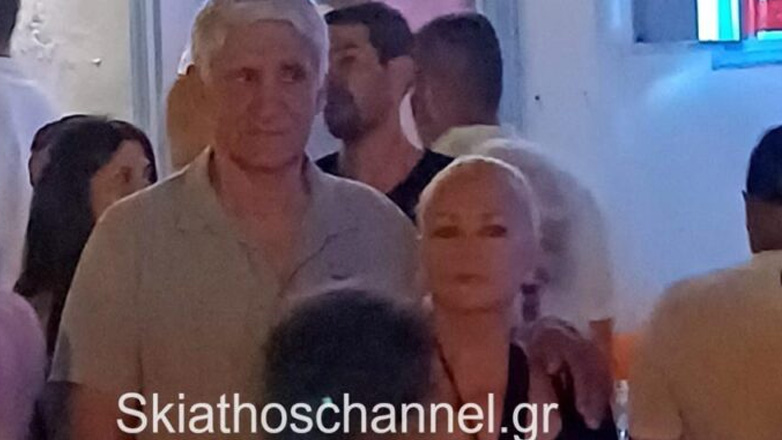 Στιγμές χαλάρωσης στη Σκιάθο για τον Παναγιώτη Γιαννάκη