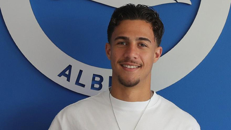 Κωστούλας στους φιλάθλους της Μπράιτον: «Είμαι ο Babis»