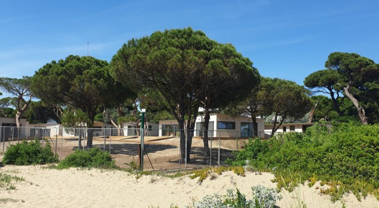 Κατεπείγουσα εισαγγελική έρευνα για παράνομες κατασκευές στο πάρκο του Σχινιά