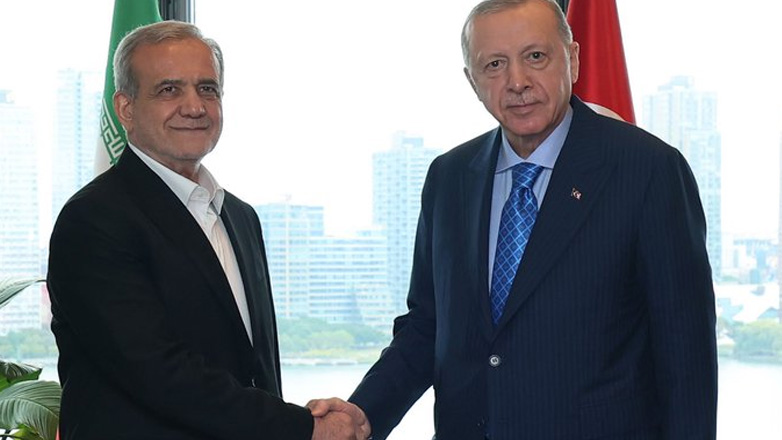 Eπικοινωνία Ερντογάν – Πεζεσκιάν: «Το Ισραήλ αποτελεί τεράστια απειλή για την περιοχή»