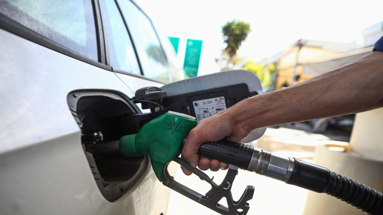 Βενζινάδικα αυξάνουν τις τιμές με πρόσχημα το Ιράν