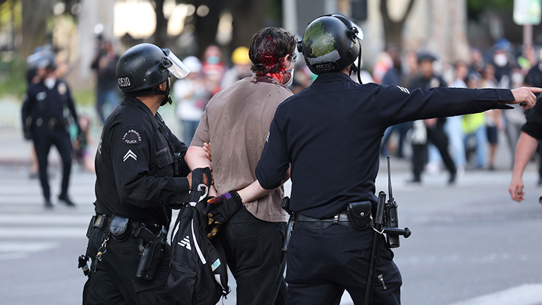 ΗΠΑ: Άνδρας τραυματίστηκε σοβαρά από πυροβολισμό σε διαδήλωση