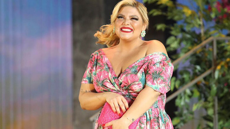 «Μάλιστα κύριε Ζαμπέτα»: Εντυπωσίασε η Δανάη Μπάρκα στην πρεμιέρα της παράστασης