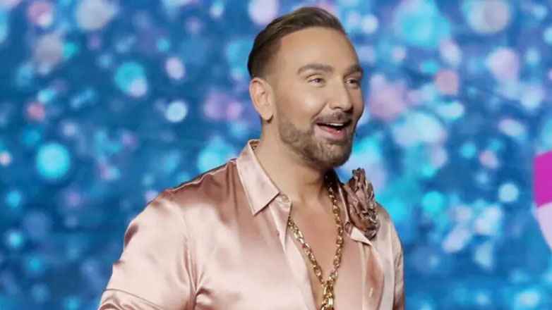 Νίκος Κοκλώνης: H σπάνια φωτογραφία που δημοσίευσε με τους γονείς του