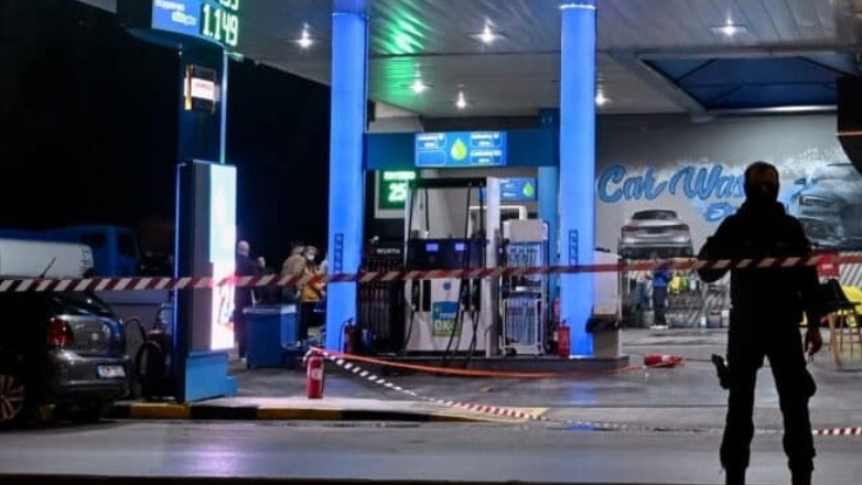 Πειραιάς: Ληστές πρατηρίου καυσίμων το έβαλαν στα πόδια