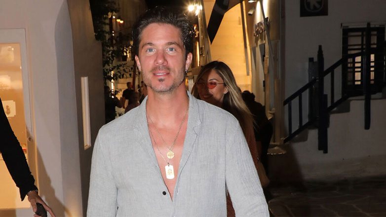 Νίκος Οικονομόπουλος: Τα νυχτοπερπατήματα του τραγουδιστή στη Μύκονο