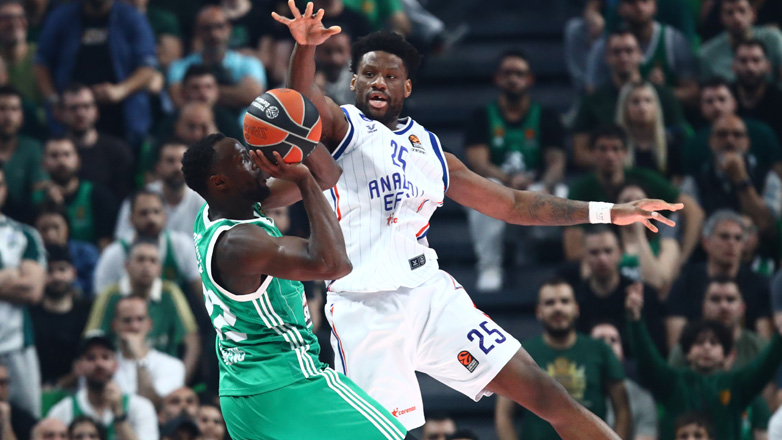 Μάχη Παναθηναϊκού-Ολυμπιακού για τον Ντάνιελ Οτούρου