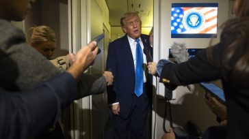 Ο Τραμπ αντικρούει τις εκτιμήσεις της επικεφαλής της Εθνικής Υπηρεσίας Πληροφοριών για το πυρηνικό πρόγραμμα του Ιράν