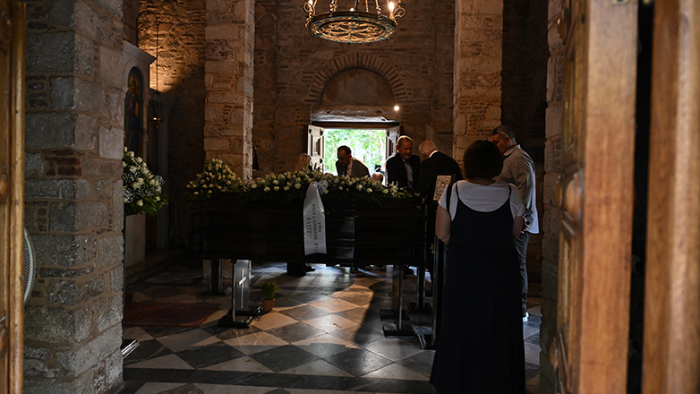 Πετρολούκας Χαλκιάς: Λαϊκό προσκύνημα στο παρεκκλήσι της Μητρόπολης Αθηνών