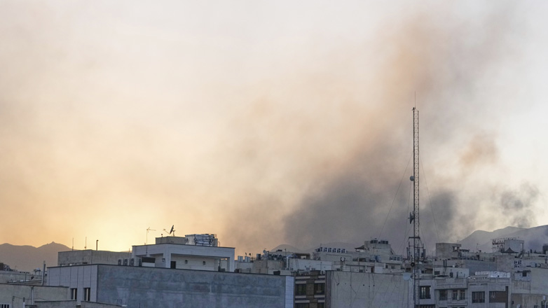 IDF: Μαχητικά αεροσκάφη έπληξαν 20 πυρηνικές και στρατιωτικές εγκαταστάσεις στην Τεχεράνη