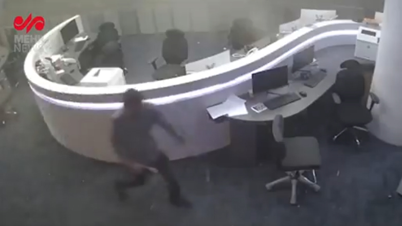 Βίντεο: Πως αντέδρασαν οι υπάλληλοι της ιρανικής κρατικής τηλεόρασης κατά τον βομβαρδισμό του κτιρίου της
