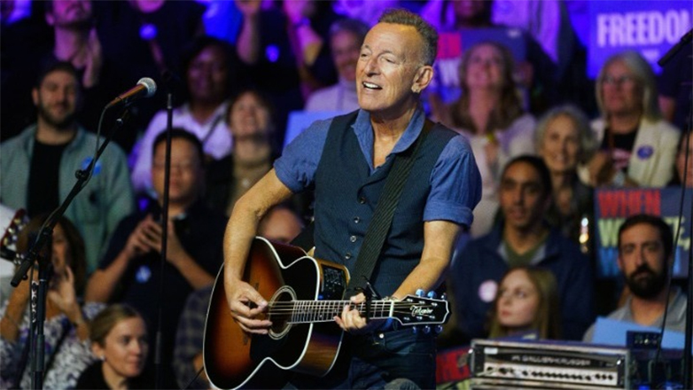 Κυκλοφόρησε το πρώτο τρέιλερ της βιογραφικής ταινίας για τον Μπρους Σπρίνγκστιν με τον Τζέρεμι Άλεν Γουάιτ