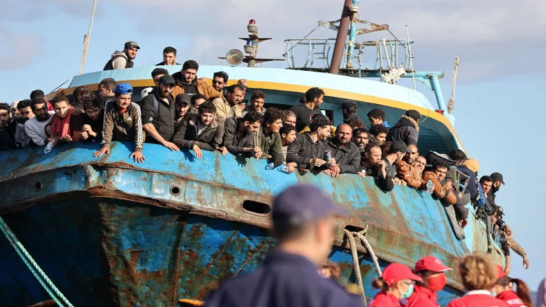 Διάσωση 352 αλλοδαπών σε ξύλινο σκάφος νότια της Γαύδου