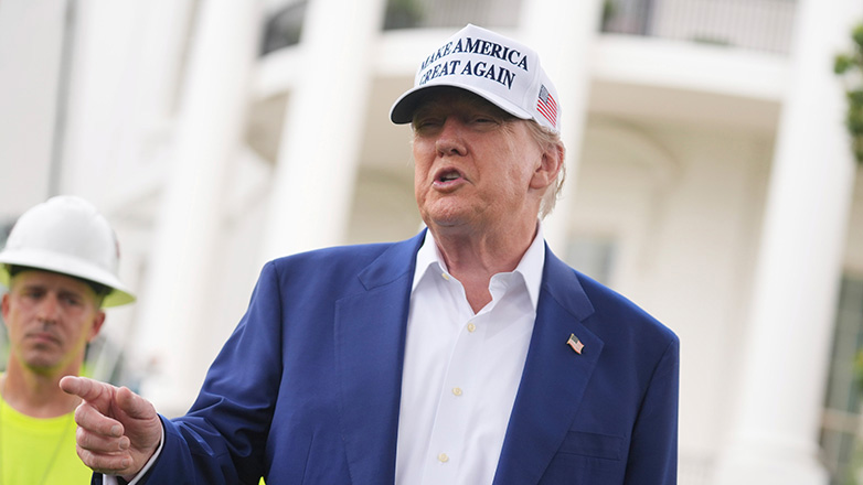 Ιράν: Ο Τραμπ συνεχίζει να υπερασπίζεται την αποτελεσματικότητα των αμερικανικών πληγμάτων