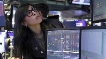 Μεικτά πρόσημα στη Wall Street