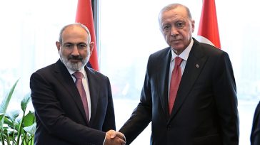 «Ιστορική» επίσκεψη του πρωθυπουργού της Αρμενίας στην Τουρκία