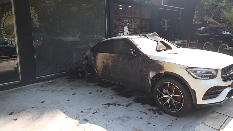 Επίθεση με γκαζάκια σε έκθεση αυτοκινήτων στην Κηφισιά