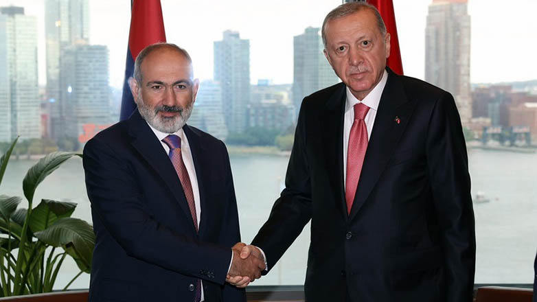 Τουρκία: Ιστορική συνάντηση Ερντογάν με τον πρωθυπουργό της Αρμενίας
