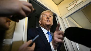 Τραμπ: «Δεν μας δεσμεύει η προθεσμία δύο εβδομάδων που έχει δοθεί στο Ιράν»