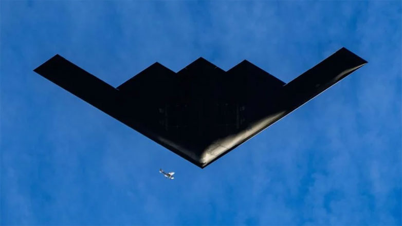 ΗΠΑ: Αξιωματούχοι επιβεβαίωσαν ότι τα βομβαρδιστικά B-2 μετακινούνται στο νησί Γκουάμ – Απενεργοποίησαν τους αναμεταδότες τους και «έγιναν αόρατα»