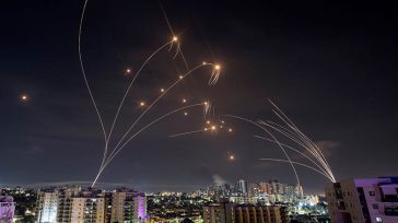 WSJ: «Ξεμένει από πολεμοφόδια αναχαίτισης πυραύλων το Ισραήλ»