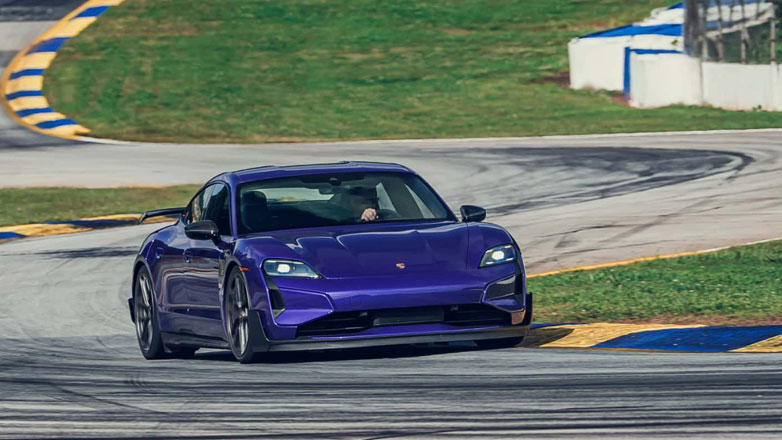 Ασταμάτητη η Taycan Turbo GT, έχει πάρει τις πίστες με τη σειρά και σπάει το ένα ρεκόρ μετά το άλλο