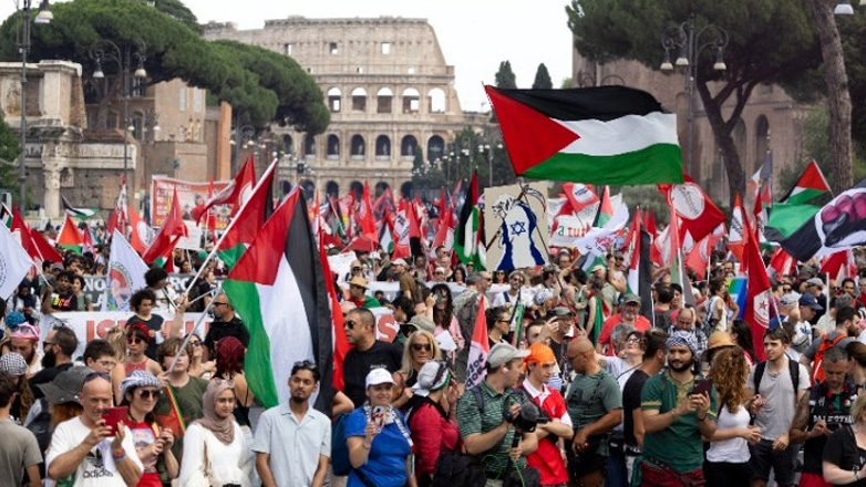 Ιταλία: Κινητοποίηση κατά του εξοπλισμού της Ευρώπης και των ισραηλινών βομβαρδισμών στη Γάζα