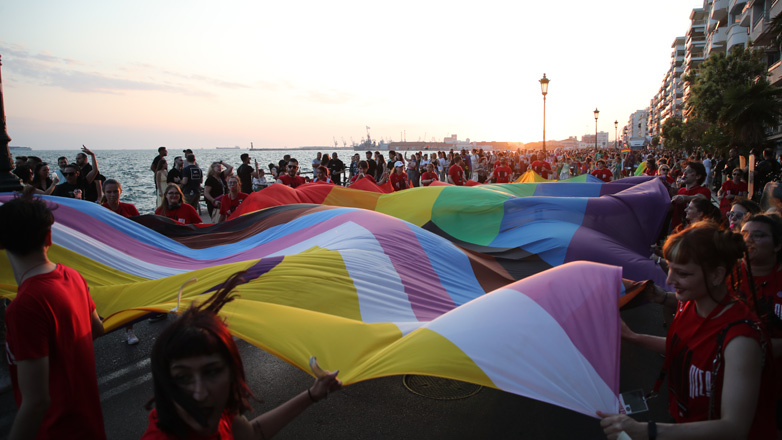 Thessaloniki Pride: Επτά προσαγωγές νεαρών – Επιτέθηκαν λεκτικά σε συμμετέχοντες στην παρέλαση