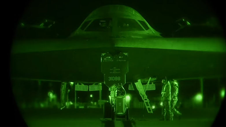 Τα Stealth πετούσαν 37 συνεχόμενες ώρες μέχρι να φτάσουν πάνω από το Ιράν