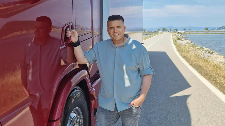 Γιάννης Καψάλης: Επέστρεψε δυναμικά με νέα χορευτική επιτυχία!