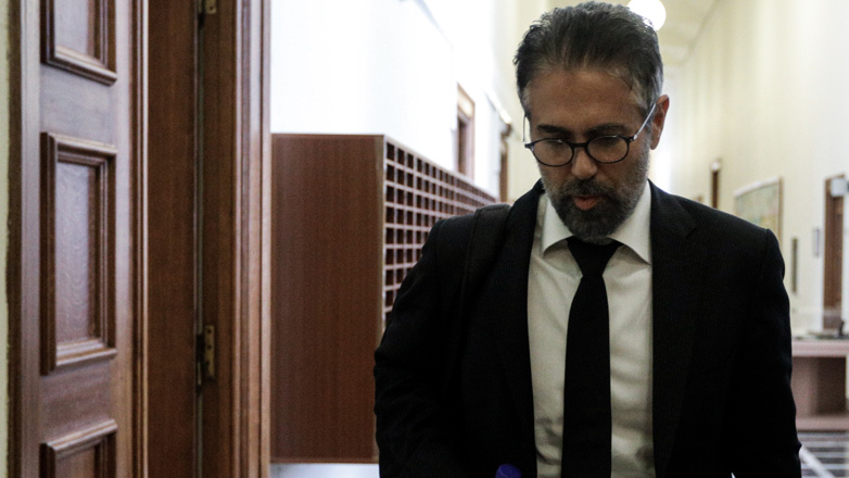 Δίκη Novartis: Ο πρώην επικεφαλής της εταιρείας Κωνσταντίνος Φρουζής κατέθεσε πως του πρότειναν να ψευδομαρτυρήσει για πολιτικά πρόσωπα