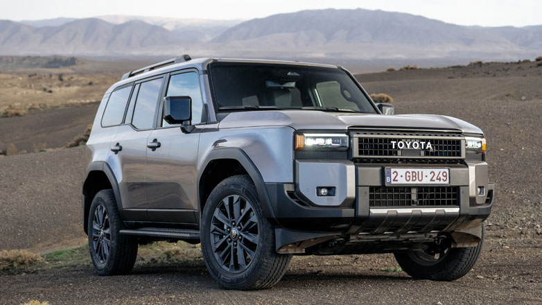 Η Toyota φέρνει στην Ευρώπη το υβριδικό Land Cruiser – Αυξημένες επιδόσεις και μειωμένη κατανάλωση σε όλα τα τερέν