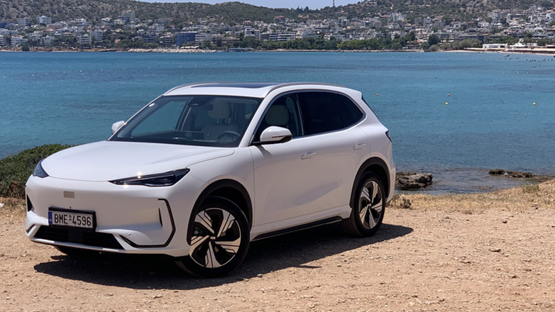 Πρεμιέρα του Geely EX5 στην Ελλάδα: Μίνι “test drive” μέχρι το Σούνιο