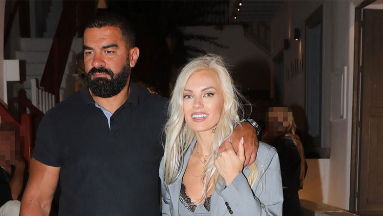 Τζούλια Νόβα-Μιχάλης Βιτζηλαίος: Τα νυχτοπερπατήματα του ζευγαριού στη Μύκονο