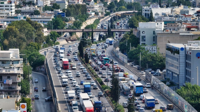 Καραμπόλα 3 οχημάτων στον Κηφισό και ουρές χιλιομέτρων