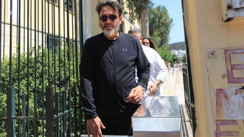 Στάθης Αγγελόπουλος: Την Παρασκευή ξεκινάει η δίκη του τραγουδιστή που κατηγορείται για ενδοοικογενειακή βία