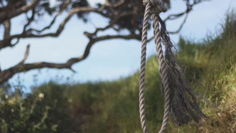 Σοκ στα Χανιά: Μητέρα τριών παιδιών βρέθηκε απαγχονισμένη