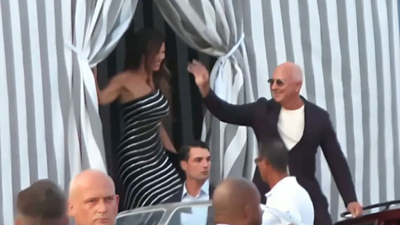 O Jeff Bezos και η Lauren Sánchez έφτασαν στη Βενετία για τον γάμο τους